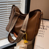 Retro Messenger Bag Large Capacity Shoulder Bag