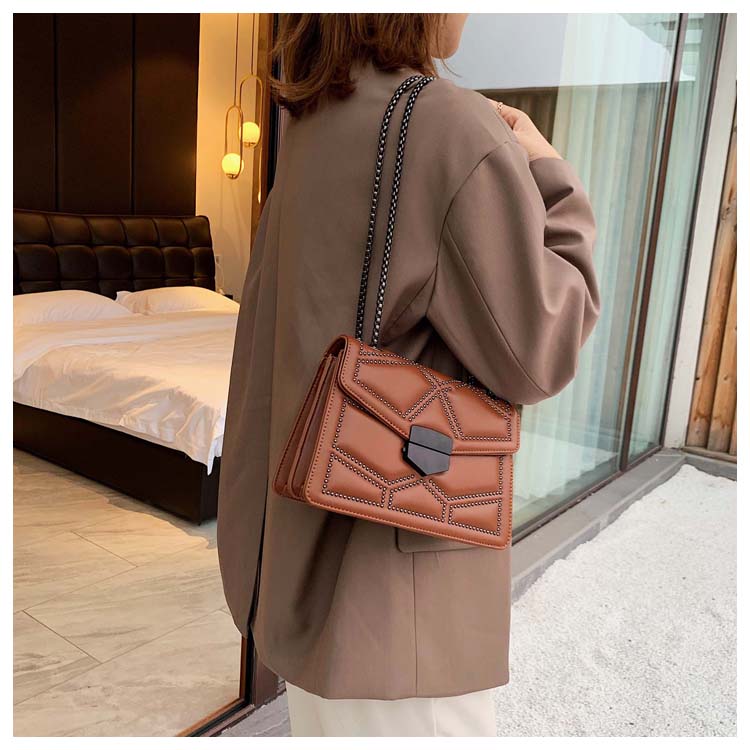 Women Rivet Chain Small Crossbody Bags PU Leather Messenger Bags Fashion Simple Shoulder Bag Ladies Designer Handbags