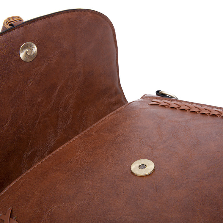 Paziye Fringe Saddle Bag Crossbody Bag